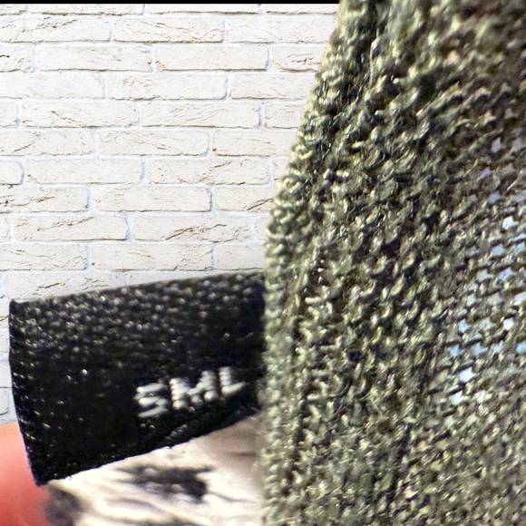 WHBM Olive Green Short Sleeve Linen Top with Gold bead Accents Size Small - Picture 5 of 6